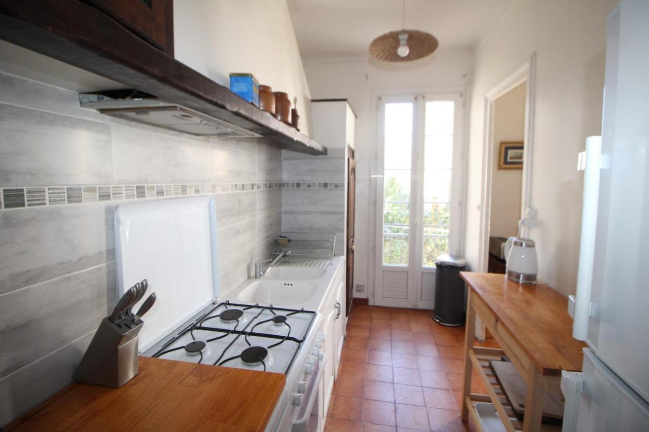 Roussy Nimes Romaine Bagian luar foto